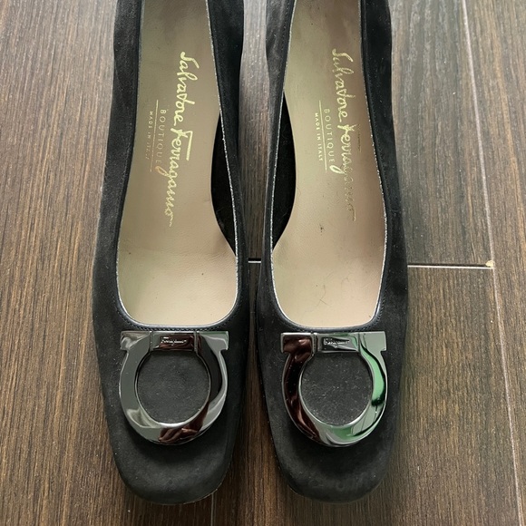 Ferragamo heels - Picture 1 of 6